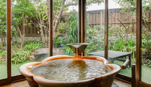 *【貸切露天風呂】1階/花（チェックイン時、先着順のご利用です）