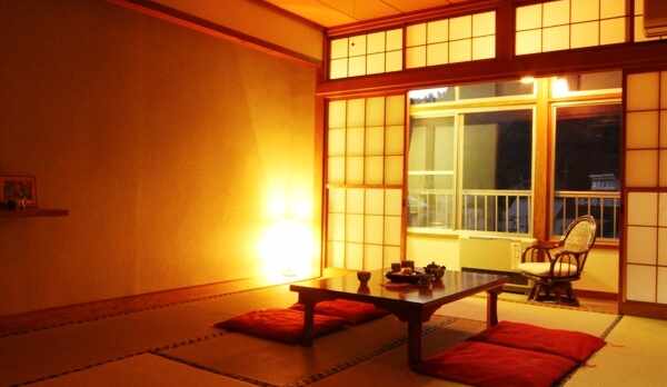 館内-客室8畳〜10畳