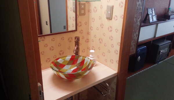 洗面台も新しくいたしました。