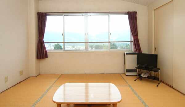 【和室8畳】新館客室。部屋からの景色は最高です。