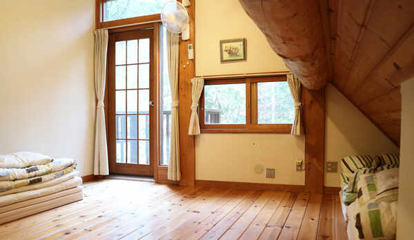 *お部屋（一例）お布団が4つある小さなお子様をお持ちの御家族も安心のお部屋です。 