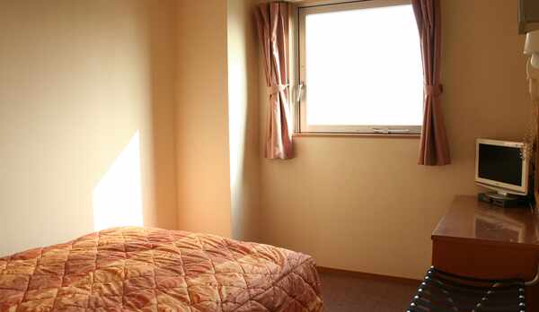 *【シングル（バス・トイレ付）】ビジネス・観光に最適！快適な洋室シングル。ひとり旅にもご利用ください