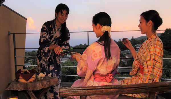 夕食前にテラスで乾杯！