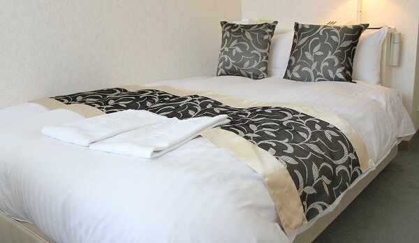 デュベスタイルのセミダブルルーム　シモンズ社製の高級ベッドを導入！安眠をお約束♪