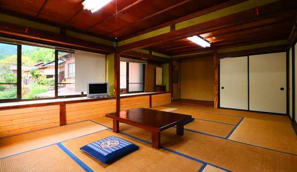 柚子の間【和室12+8畳】