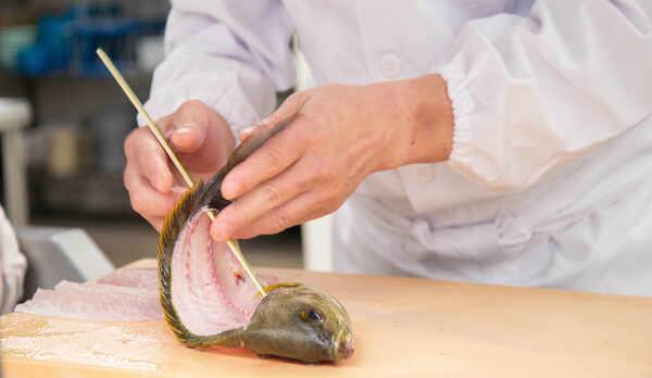 *【お刺身】料理人の熟練の技で仕上げます。