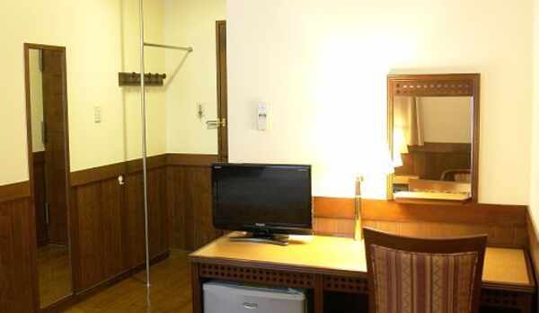 シングルルーム（ダブルベッド）15平米（9畳）