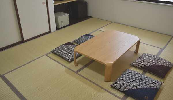 *和室一例／広さ10畳・4名様までOK