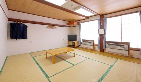 *和室10畳（一例）ファミリーやグループにおすすめのお部屋です。