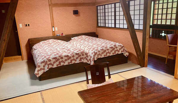 花の伍番客室　和室８畳+６畳ベットルーム