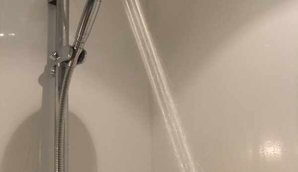 【600×600】マッサージ機能付シャワー2GROHE(グローエ)製