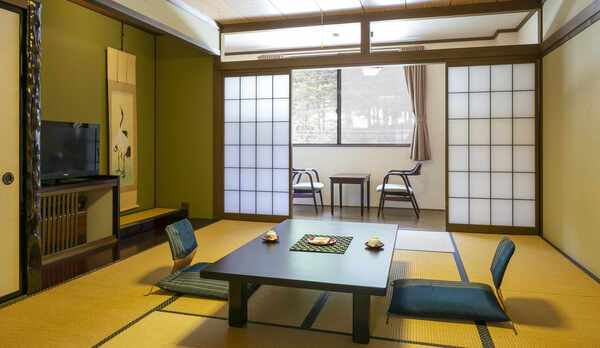 ・客室一例　全室広縁付きで外の景色を眺めながらゆっくりとお過ごしいただけます