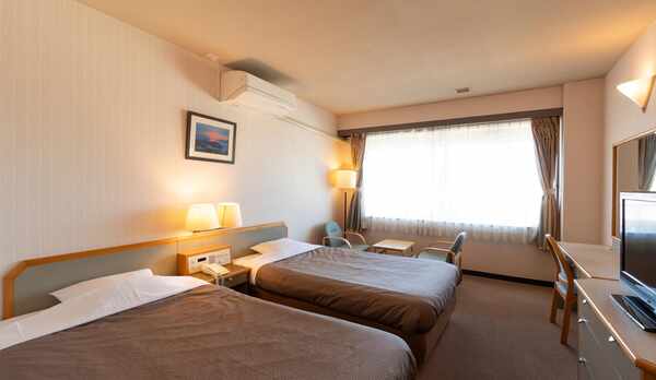 磯崎館-ツインルーム（街側）／禁煙