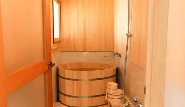 風呂　檜浴槽壁すのこ