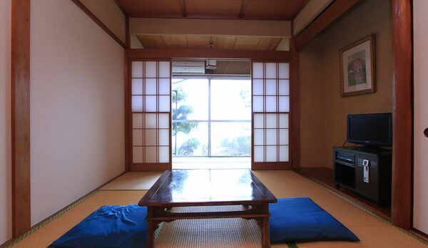 6畳　和みあふれ静かに過ごせる和室です。全室オーシャンビューで景色が最高です。