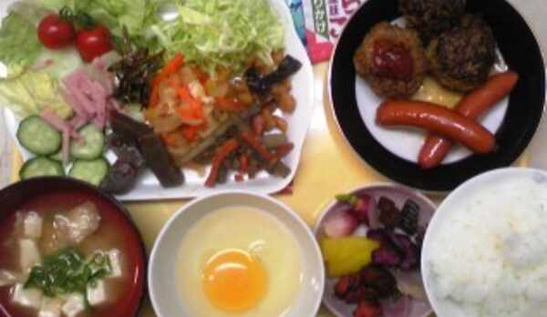 朝食バイキング　日替わりメニュー