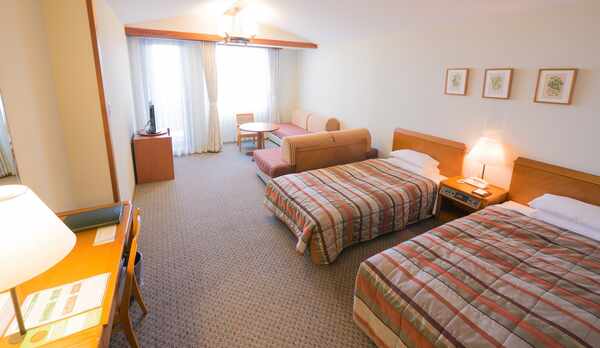 洋室（3名様以上はソファーベッド）