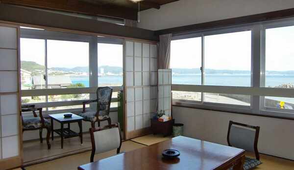 ・＜室内＞＜和室＞海を一望できるお部屋でのんびり◎