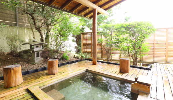 【緑風の湯】解放感を感じる露天風呂
