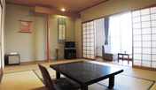 *【客室一例】和室10畳（バストイレ付き）