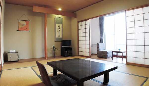 *【客室一例】和室10畳（バストイレ付き）