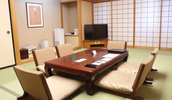 14畳の広々とした和室（畳は抗菌作用あり）感染症予防対策の一環と致しまして、2022年4月より和室の