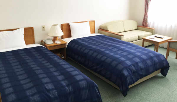 ■洋室ツイン　シャワー・トイレ付【禁煙】