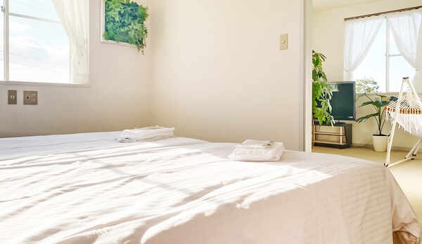 ・ベッドルーム　優しい自然の光に包まれておやすみからおはようまでお過ごしください