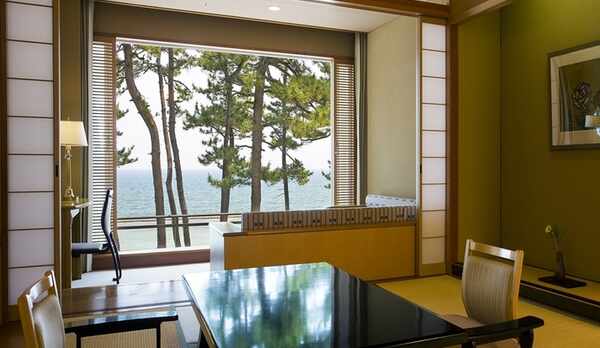 露天風呂付き客室一例