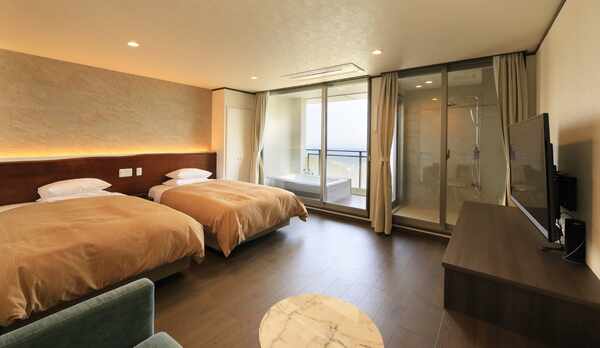 【新館4階露天風呂付き客室】