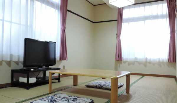 *［和室9畳］お友達同士、少グループにオススメ！バストイレなしの和室9畳