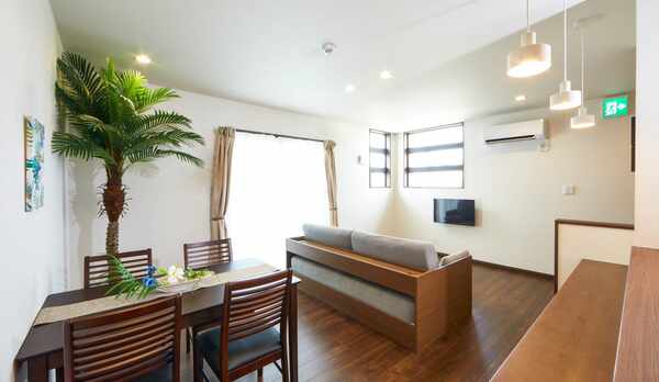 リビング及びダイニングスペース