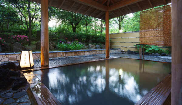 男性露天風呂（イメージ）