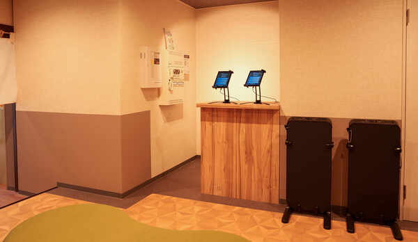 ・【フロント】無人運用のためタブレットを使ってチェックインを行ってください