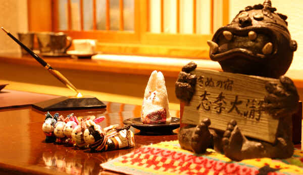 ◆益子焼の鬼ちゃんがお出迎え