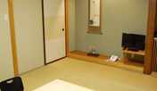 落ち着いた雰囲気の和室　客室一例　１