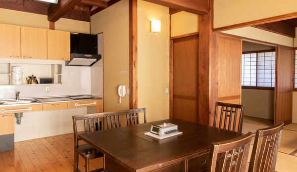 [二十六夜]落ち着いた雰囲気の居間