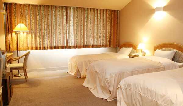 *【ターミナル棟】トリプルルーム一例/利便性重視の方にはこちらの本館タイプがお勧め。