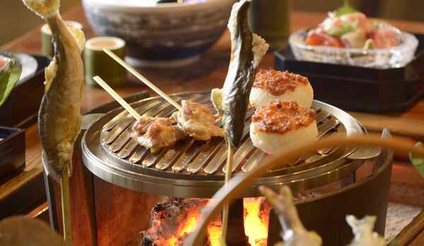 【炭火山里料理】当館名物炭火料理