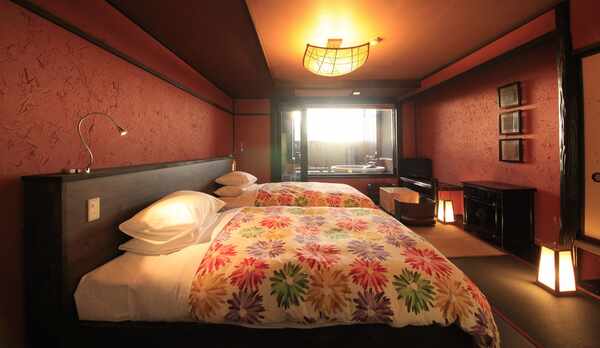 【露天風呂付ツインベッド】3名様以上はお布団をご用意