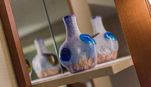 沖縄のエレメントを取入れ、機能的かつ洗練された空間を提供します