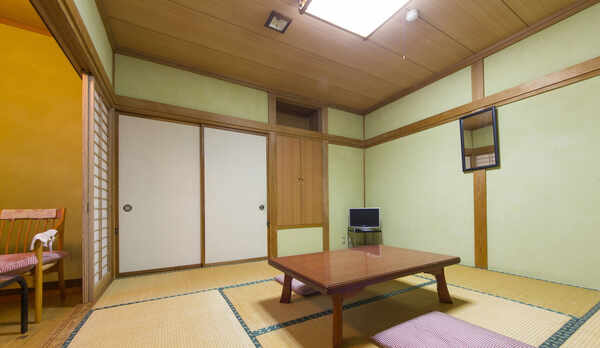*【部屋/和室一例】お部屋ではインターネットを無料で接続することができるので安心です。