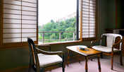 【客室：本館和室8畳】ゆっくり景色をご堪能いただけます