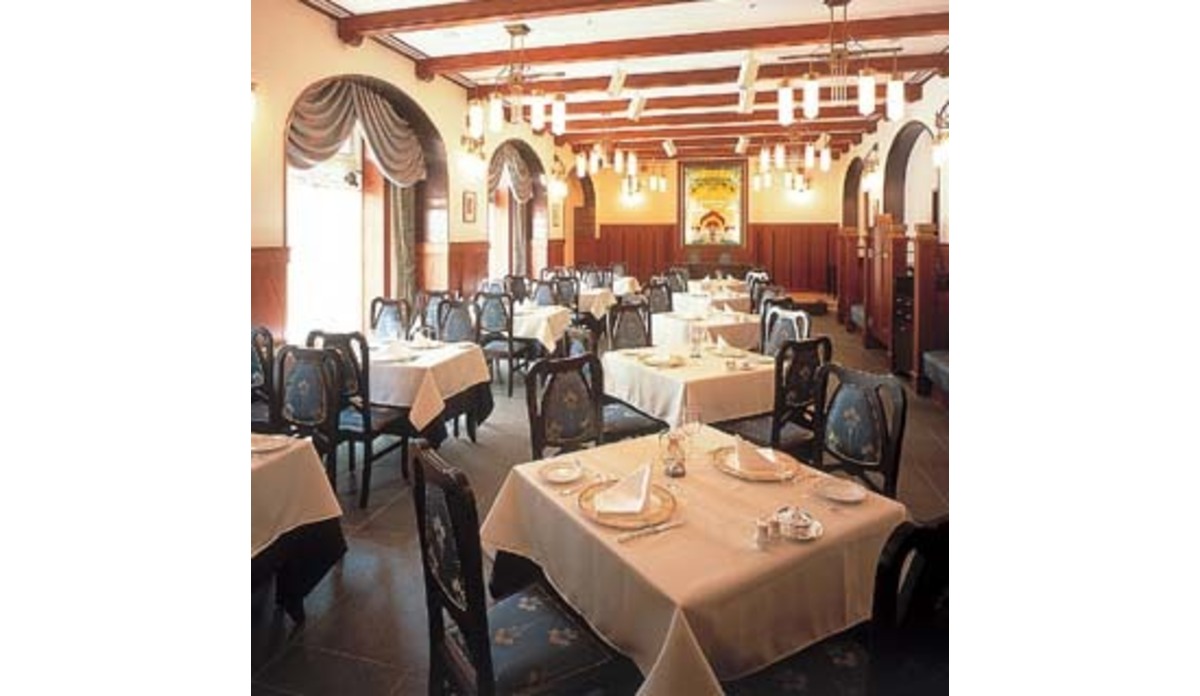 ★レストラン「エスカーレ」