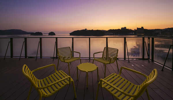 【テラス付プレミアム】美しいマジックアワーの瞬間を、大切な人とともに。