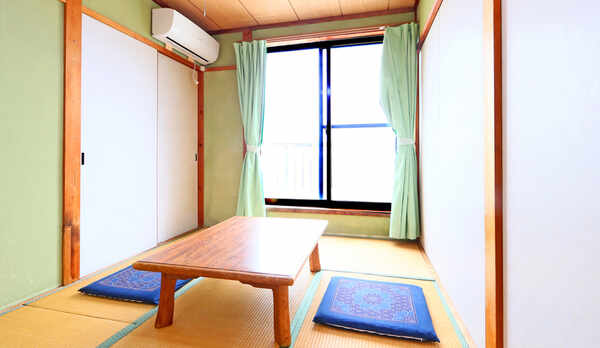 お部屋・海を見ながらのんびりとした時間をお過ごしください。