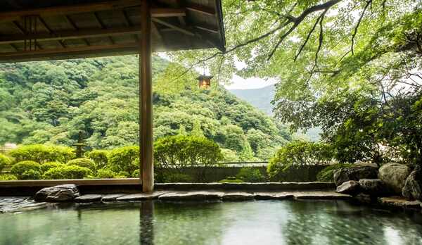  展望露天風呂からは山々を一望