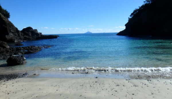 徒歩8分の碁石が浜(ごいしがはま)をはじめ、周辺は美しいビーチ多数