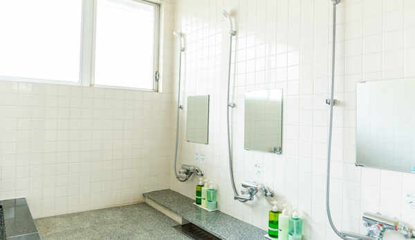 ・貸切風呂(50分1,100円)／タオル、シャンプー、リンス、ボディソープ、ドライヤー完備