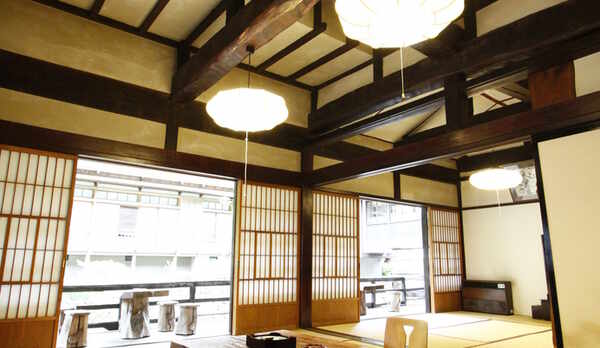 本館16畳